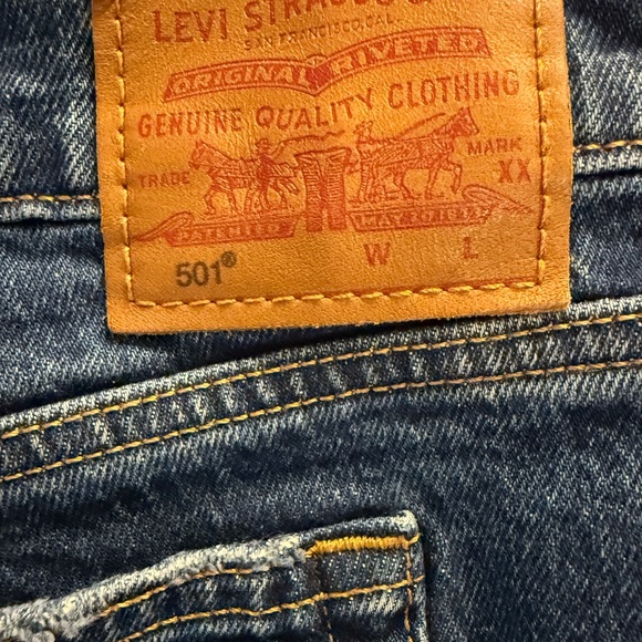 Levi’s Premium 501 denim cutoff shorts lightly distressed women’s sz 14W - Picture 6 of 11